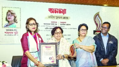 ‘শাহনাজ মুন্নী সাহিত্যে নতুন মাত্রা যোগ করছেন’