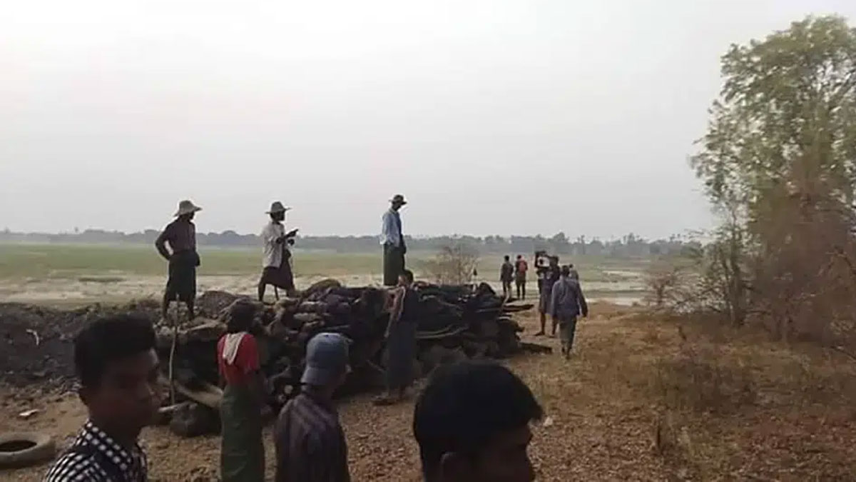 মিয়ানমারের দুই গ্রামে সেনাবাহিনীর তাণ্ডব, নিহত ১৭