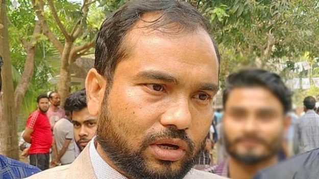 টুকেরবাজারে নৌকা ডুবিয়ে আনারসের জয়