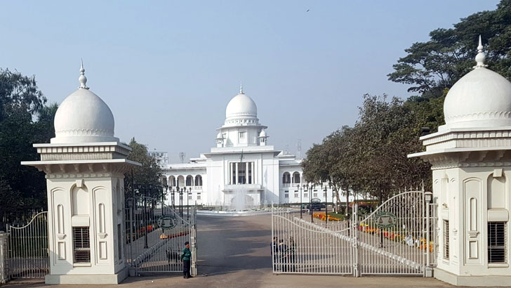 থমথমে সুপ্রিম কোর্ট: ভোটকেন্দ্রে বিএনপিপন্থি আইনজীবীদের বিক্ষোভ