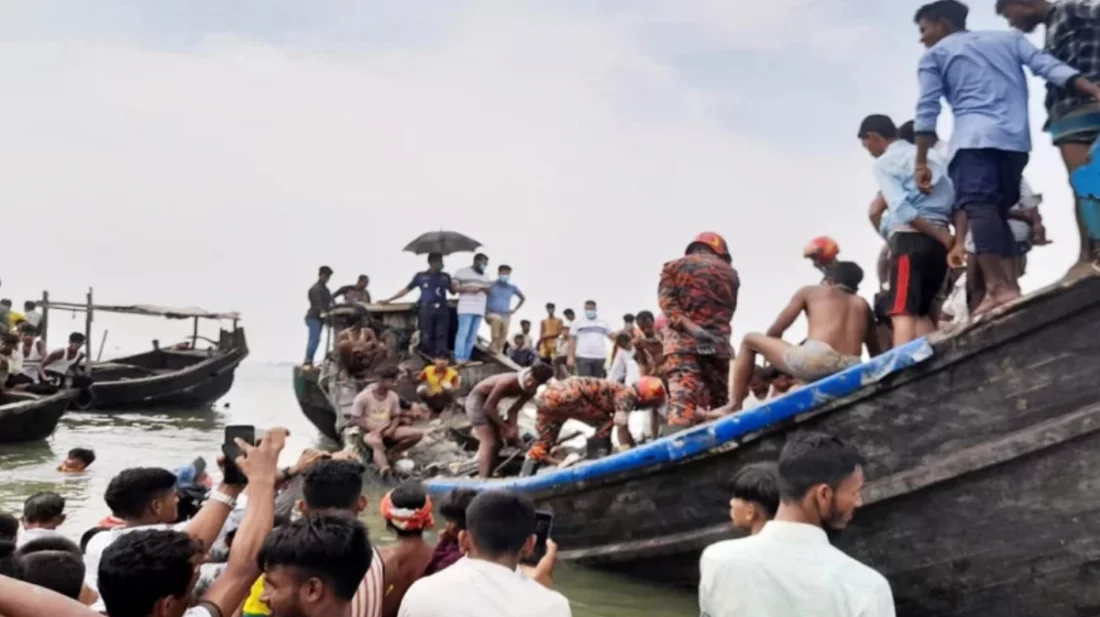 কক্সবাজারে ডুবন্ত ট্রলার থেকে উদ্ধার ৬ লাশ স্বজনদের কাছে হস্তান্তর