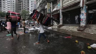 বঙ্গবাজারের পাশের ভবনেও পুড়েছে জামাকাপড়