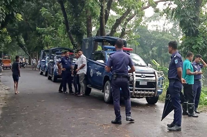 সিআইডি’র উপর হামলা করে হাতকড়া পরা আসামি ছিনতাই