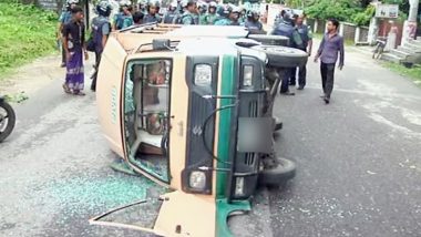 মিরাবাজারে পিকেটিংয়ে ২টি লেগুনা গাড়ি ভাঙচুর