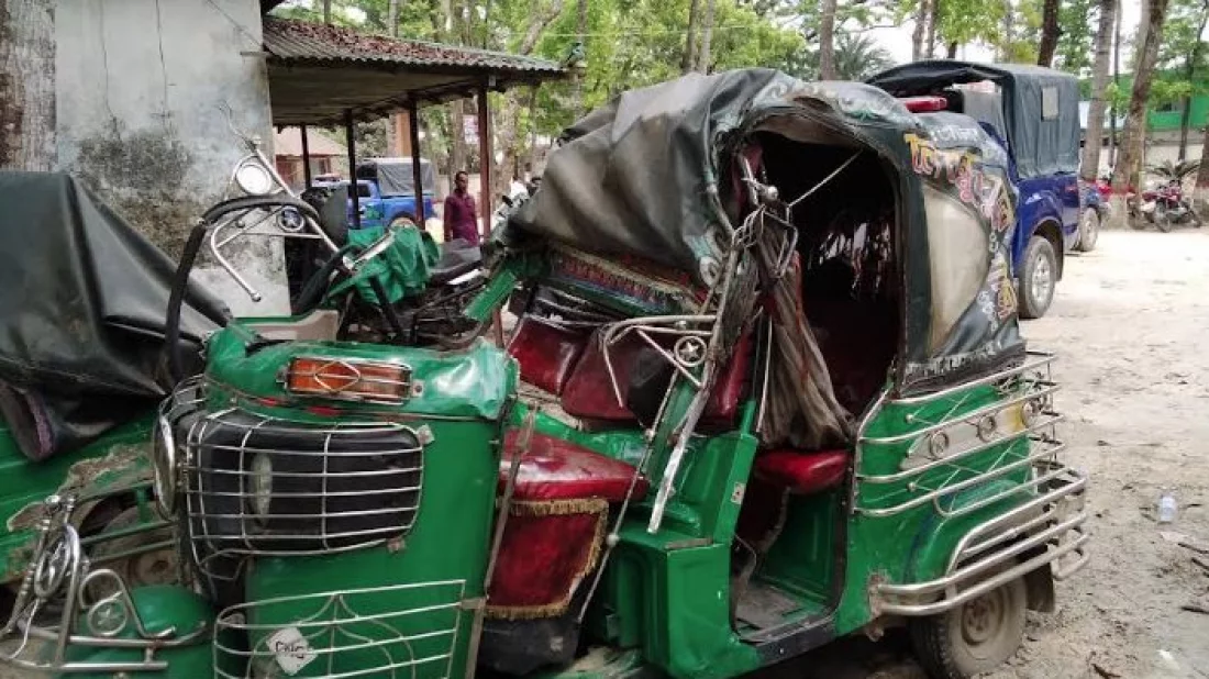 বিশ্ববিদ্যালয়ের শিক্ষার্থীসহ সড়ক দুর্ঘটনায় ৩ জনের মৃত্যু