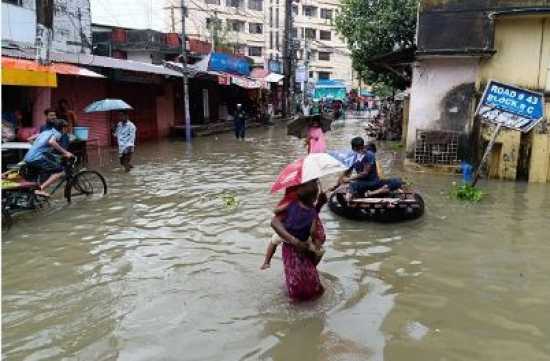 এবার সকালের বৃষ্টিতে নগরে জলাবদ্ধতাএবার সকালের বৃষ্টিতে নগরে জলাবদ্ধতা