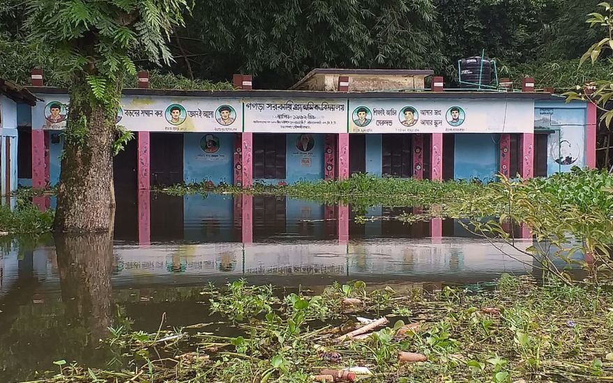 বড়লেখায় বন্যায় ৭১টি শিক্ষাপ্রতিষ্ঠানে পাঠদান ব্যাহত 