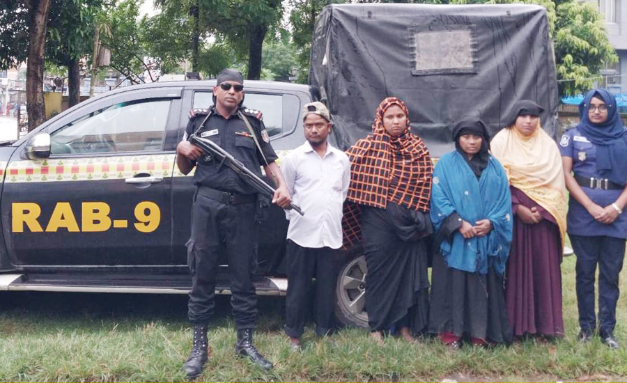 র‍্যাবের অভিযানে ৩ নারী ১ পুরুষ আটক