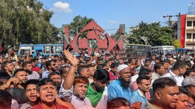 জিরো পয়েন্ট ঘিরে ছাত্র-জনতা, সতর্ক অবস্থানে পুলিশ