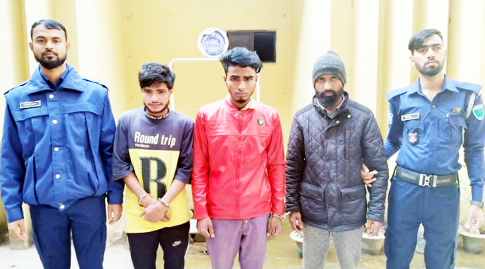 কুলাউড়ায় চো র চক্রের ৩ সদস্য পুলিশের খাঁচায়