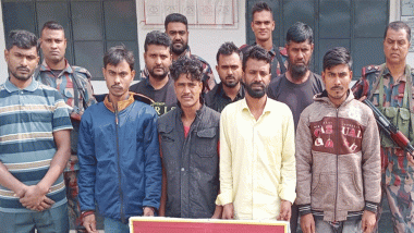 সীমান্তে নারী-শিশুসহ আটক ২৪ জন