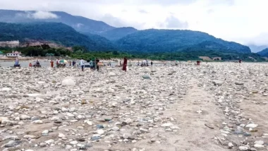 সাদা পাথর লুটকারীদের বিরুদ্ধে ব্যবস্থা নিতে হাইকোর্টে রিট