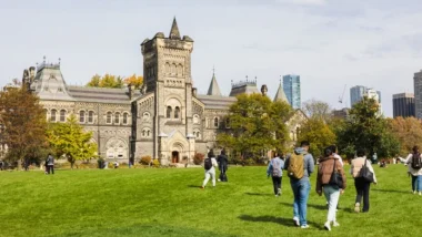 কানাডায় পড়াশোনা: টিউশন ফিসহ গুরুত্বপূর্ণ কিছু তথ্য