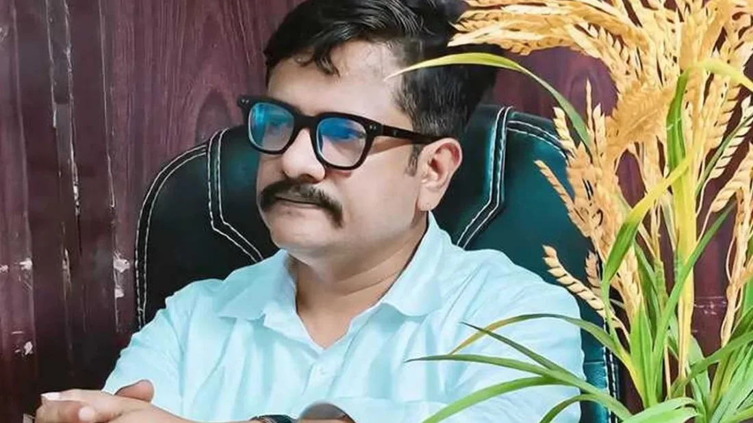 কিশোরগঞ্জ জেলা বিএনপি নেতা ফয়জুল করিম যোগ দিলেন আওয়ামী লীগে