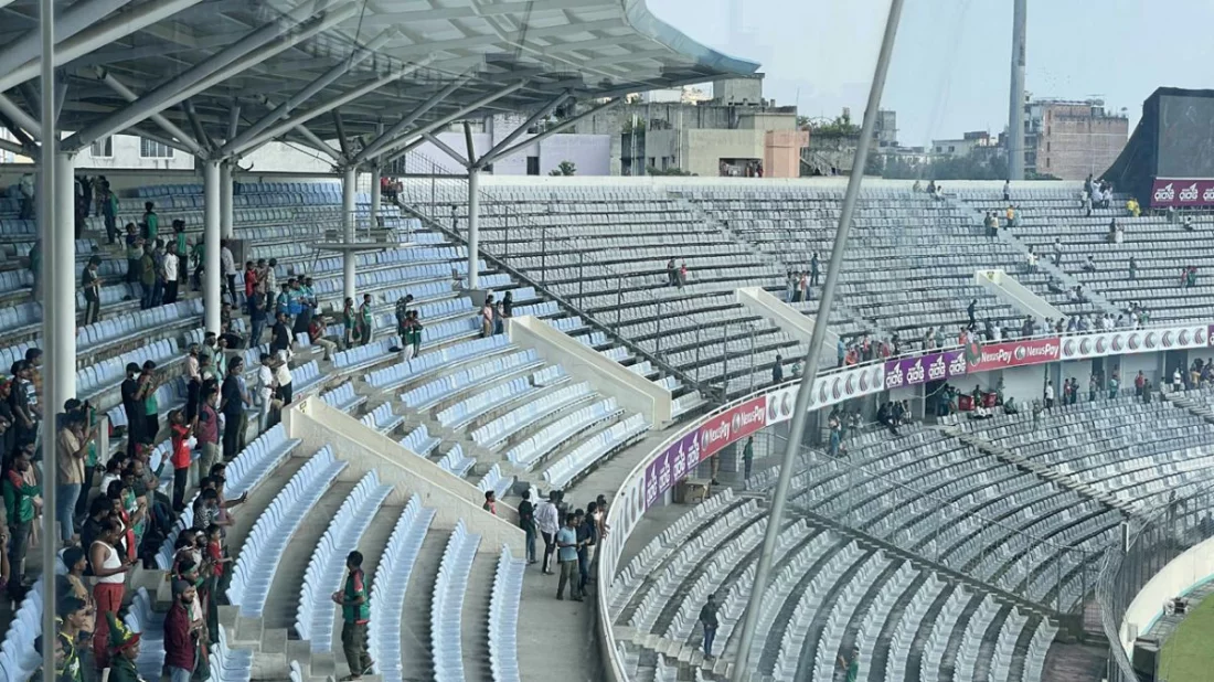 বিপদের বাংলাদেশ, খাঁ খাঁ করছে মিরপুরের গ্যালারি