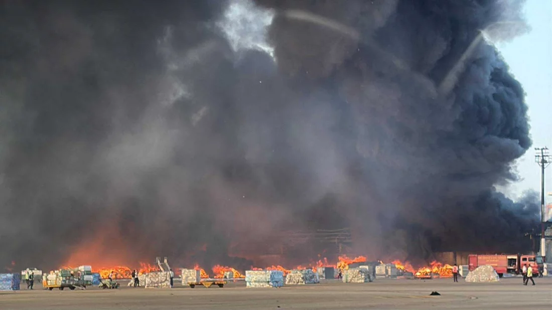 শাহজালাল বিমানবন্দরে ভয়াবহ আগুন, ঢাকাগামী ফ্লাইট যাচ্ছে চট্টগ্রাম-কলকাতায়