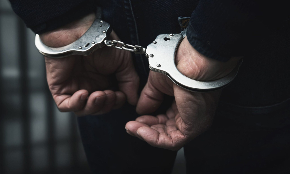 বাসে স্কুলছাত্রীকে ধর্ষণের অভিযোগ, ঢাকায় যাওয়ার পথে চালক আটক