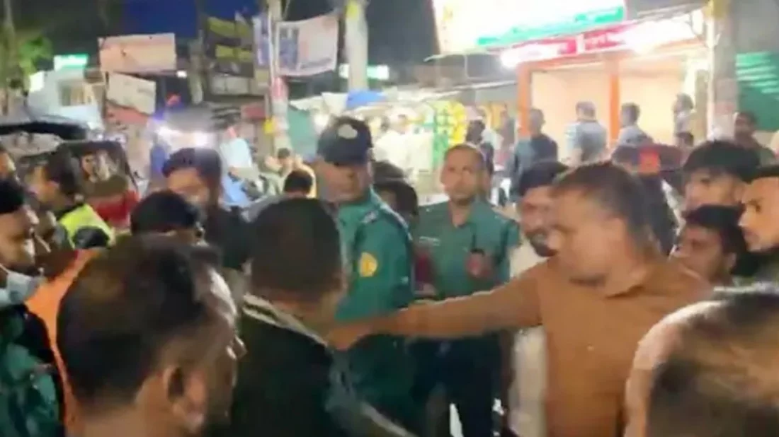 খুলনায় আওয়ামী লীগের মিছিলের চেষ্টা, জনতার ধাওয়ায় পালালো কর্মীরা