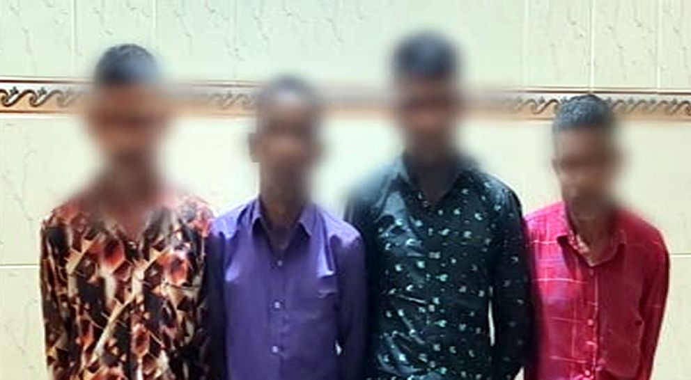 শিবেরবাজার থেকে পুলিশ ধরলো ৪জনকে, পাওয়া গেল যা