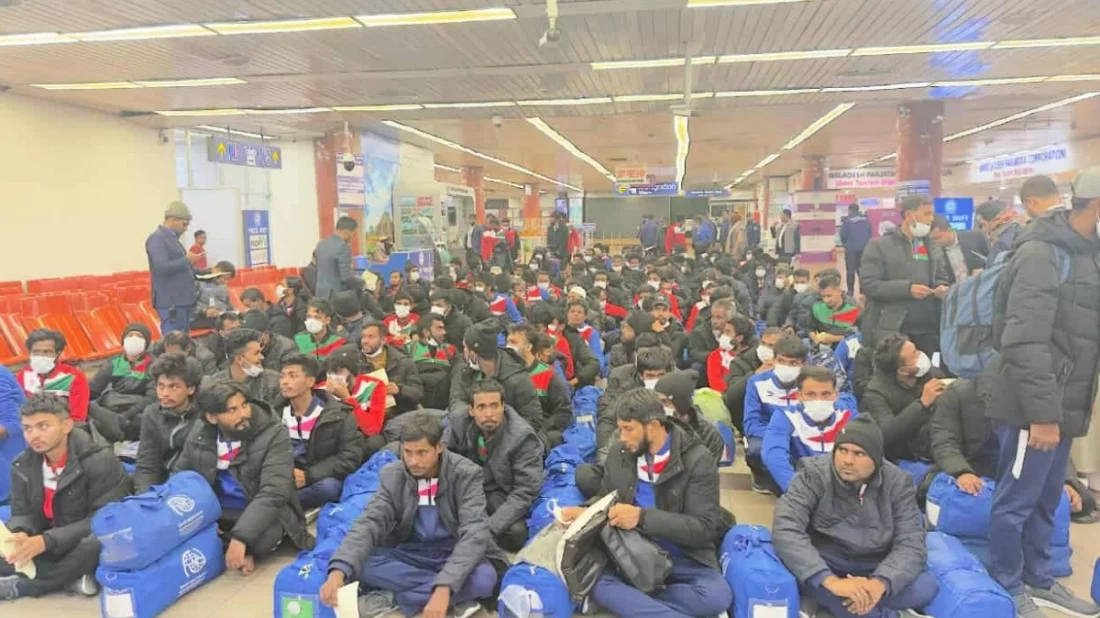 লিবিয়া থেকে দেশে ফিরলো ১৭০ বাংলাদেশি