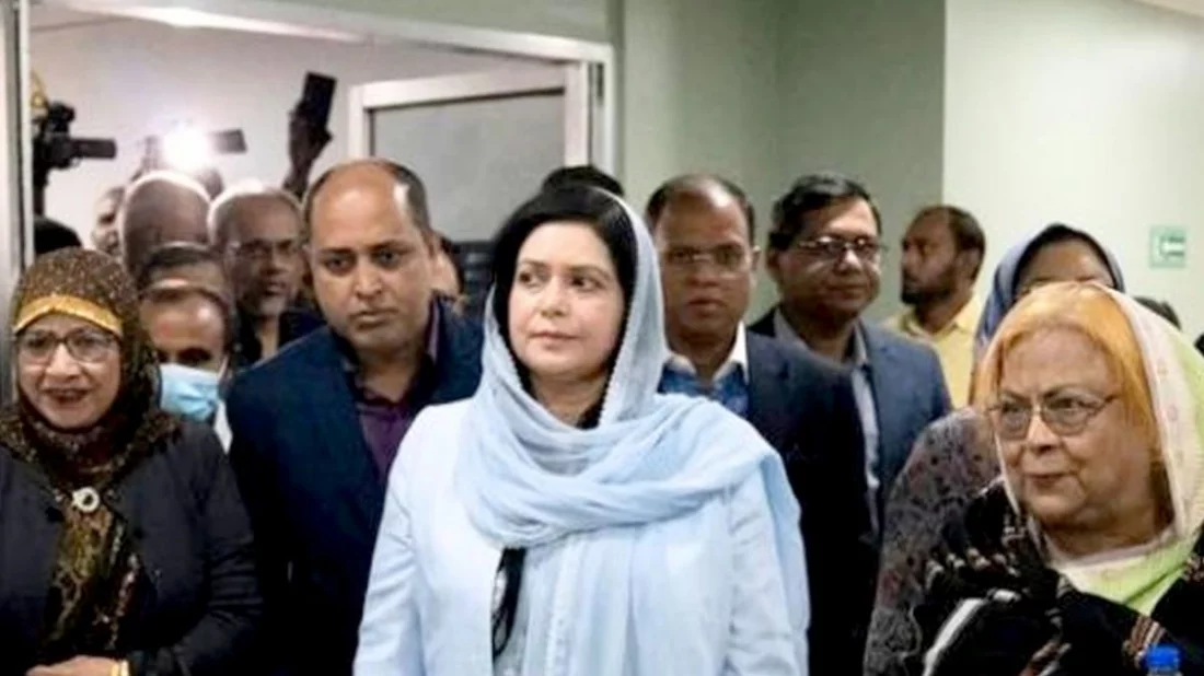 বেগম খালেদা জিয়াকে দেখতে এভারকেয়ার হাসপাতালে ডা. জুবাইদা