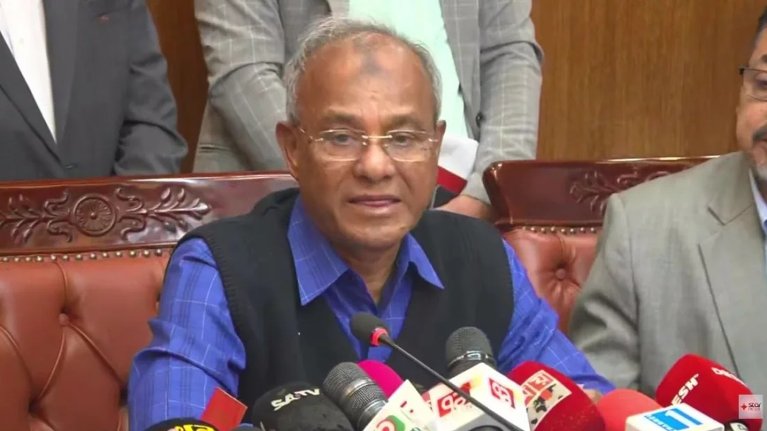 হাদির ওপর হামলাকারীদের ধরিয়ে দিতে ৫০ লাখ টাকা পুরস্কার ঘোষণা স্বরাষ্ট্র উপদেষ্টার