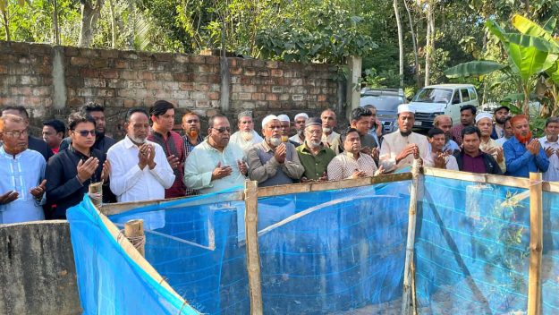 বিয়ানীবাজারে প্রয়াত নেতাদের কবর জিয়ারতে বিএনপি নেতা আবুল কাহের চৌধুরী