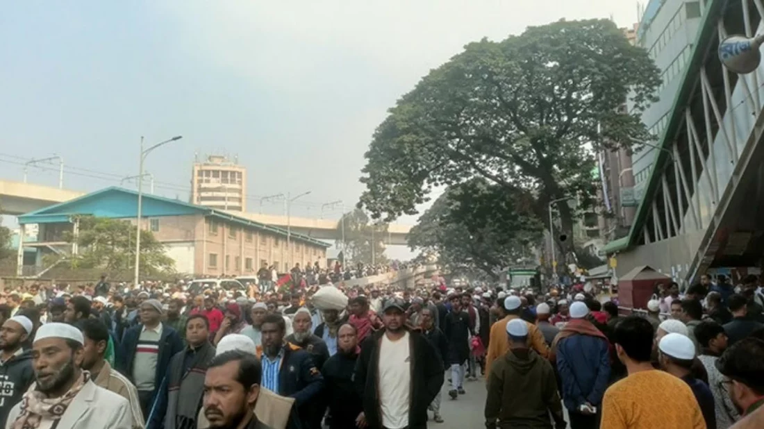 বেগম জিয়ার জানাজা: কানায় কানায় পূর্ণ মানিক মিয়া অ্যাভিনিউ-ফার্মগেট, উড়ালসড়কেও জনস্রোত