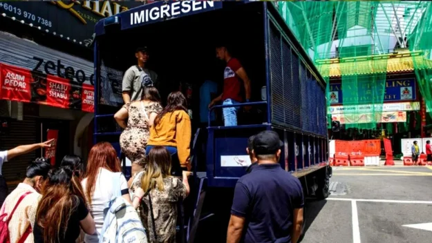 মালয়েশিয়ায় অসামাজিক কার্যকলাপ, বাংলাদেশিসহ ১৩৯ প্রবাসী আটক