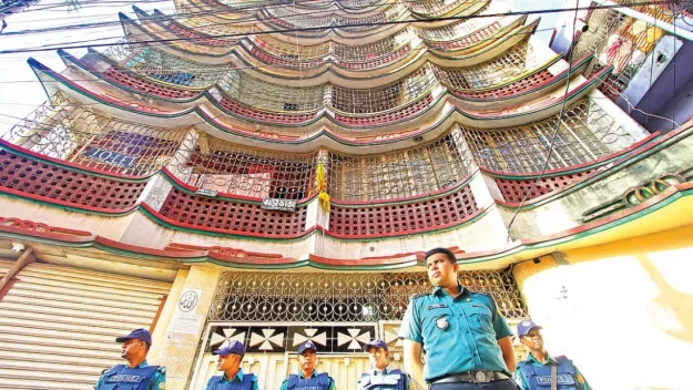 শেখ হাসিনাসহ ৮ জনের বিরুদ্ধে ট্রাইব্যুনালে অভিযোগ দাখিল