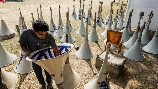 কঠোর নিরাপত্তার মধ্যেই তারেক রহমানের জনসভার আগের রাতে চুরি ১৮ মাইক ও ৫ কয়েল  তার – Daily Jalalabadi