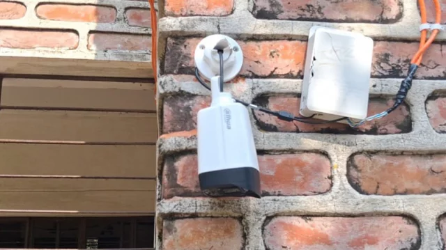 বিকেলে ভোটকেন্দ্রে বসানো হলো সিসিটিভি, সন্ধ্যায় ভাঙচুর