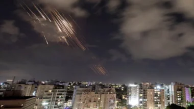 ভয়াবহ যুদ্ধের শঙ্কা, ইরানের পাল্টা হামলা শুরু