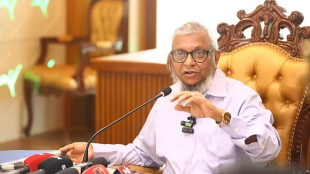 কেন্দ্রে আসা নারী ভোটারদের মুখের নেকাব খুলে ভোট গ্রহণের দাবি বিএনপি প্রার্থীর