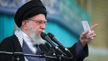 খামেনি জীবিত, দাবি ইরানের পররাষ্ট্রমন্ত্রীর