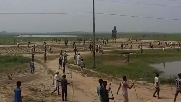 মাইকে ঘোষণা দিয়ে দুই গোষ্ঠীর সংঘর্ষে ইমামসহ নিহত ২