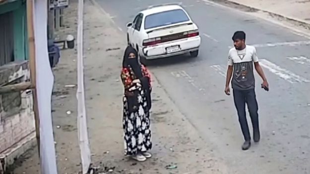 সাহসিকতায় অপহরণের হাত থেকে বাঁচলেন নিশি