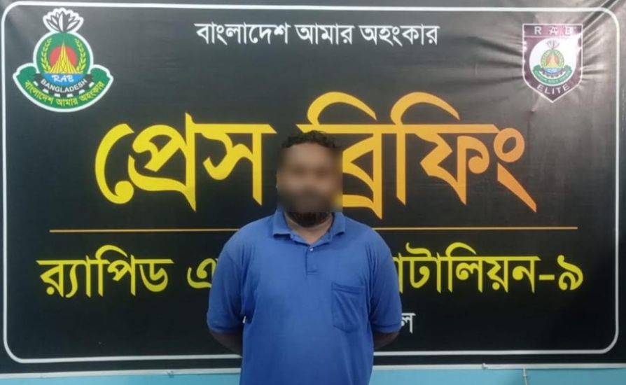 প্রবাসী তরুণীর সাথে পঙ্খীর প্রেমলীলা