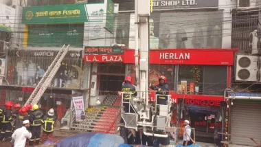 মিরপুরে বহুতল ভবনে আগুন: হাসপাতালে দুজনের মৃত্যু