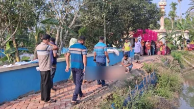 রাস্তার ওপর পড়েছিল কিশোরীর গলাকাটা মরদেহ