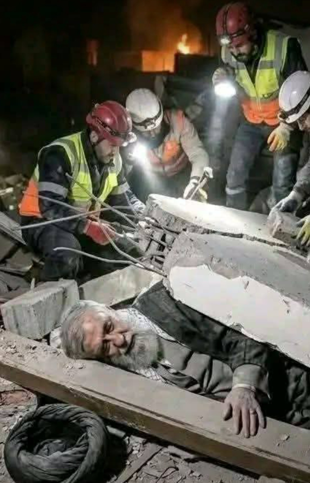 ইরান যুদ্ধ: কেন আলাপ-আলোচনা অব্যাহত রাখা প্রয়োজন