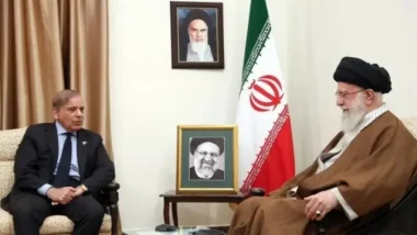 খামেনির হত্যাকাণ্ড আন্তর্জাতিক আইনের ‘লঙ্ঘন’: পাকিস্তানের প্রধানমন্ত্রী