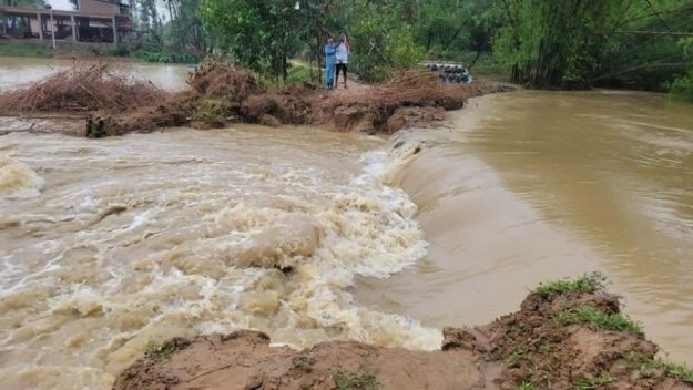 পাহাড়ি ঢলে নদী ভাঙনে ১৫ গ্রাম প্লাবিত