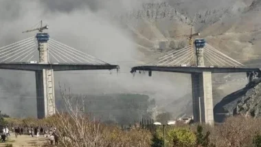 ইরানের বৃহত্তম সেতু গুঁড়িয়ে দিলো মার্কিন বাহিনী, নিহত ৮