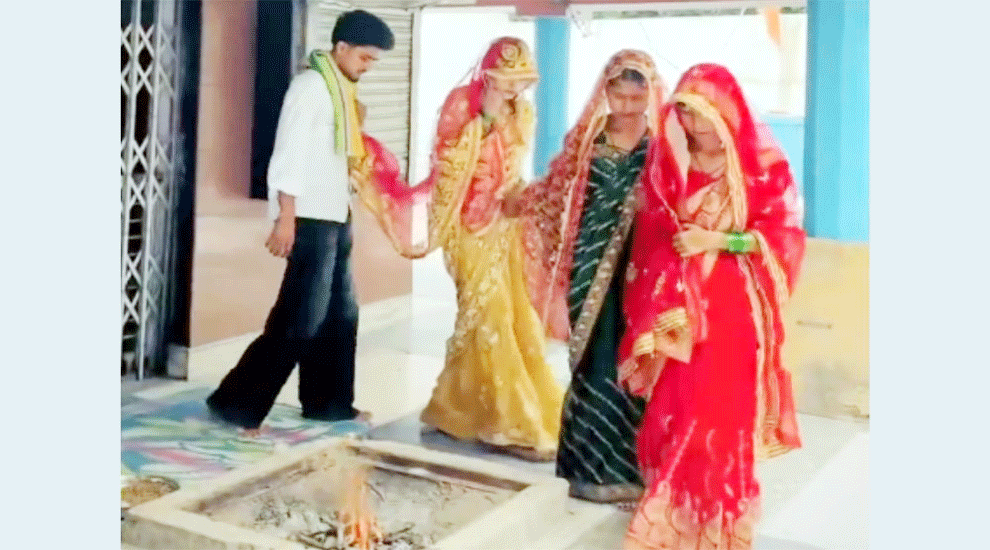 একসঙ্গে তিন বোনকে বিয়ে করলেন যুবক