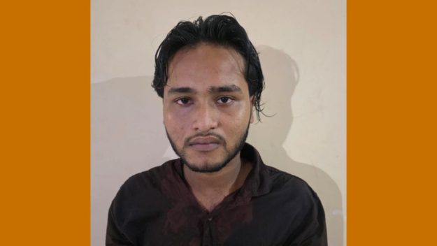 গোলাপগঞ্জের অস্ত্রের মহড়া, গ্রেফতার যুবক