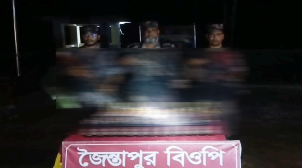 জৈন্তাপুরে বিজিবির অভিযানে মা দ ক জব্দ