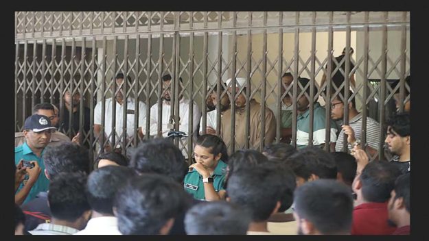 সিলেটে ২৪ ঘণ্টা অবরুদ্ধ অধ্যক্ষ–শিক্ষক: আন্দোলনে উত্তাল ইঞ্জিনিয়ারিং কলেজ