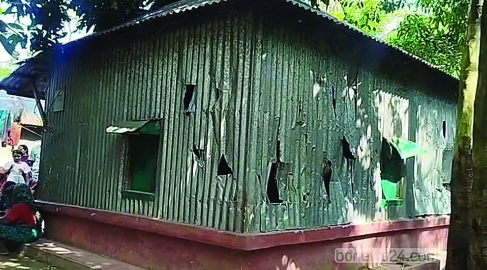 সুনামগঞ্জে যুদ্ধাপরাধ মা ম লা র সাক্ষীর বাড়ি-দোকান ভা ঙ চুর!
